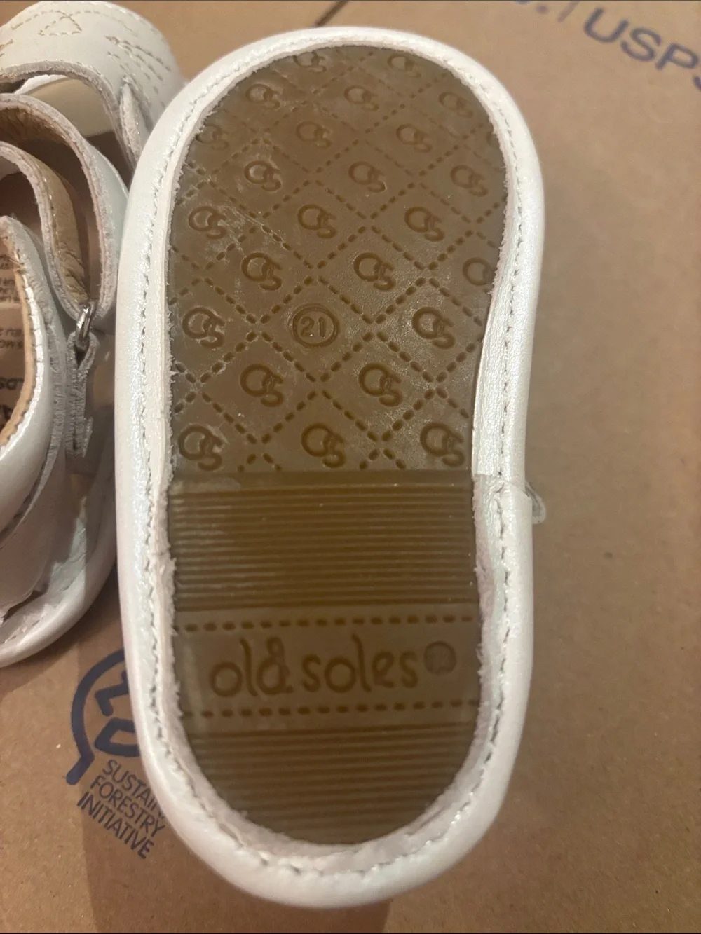 NWOT Old Soles Cream Cat Face Leather Sandals for Kids
